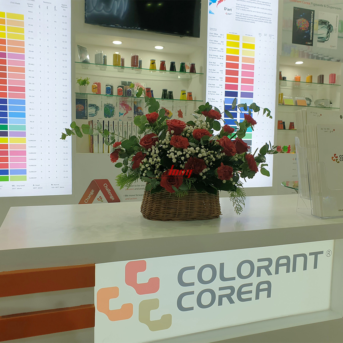 Thiết kế thi công gian hàng Colorant Corea được thực hiện bởi Gia Long - Colorant Corea booth design and construction is done by Gia Long
