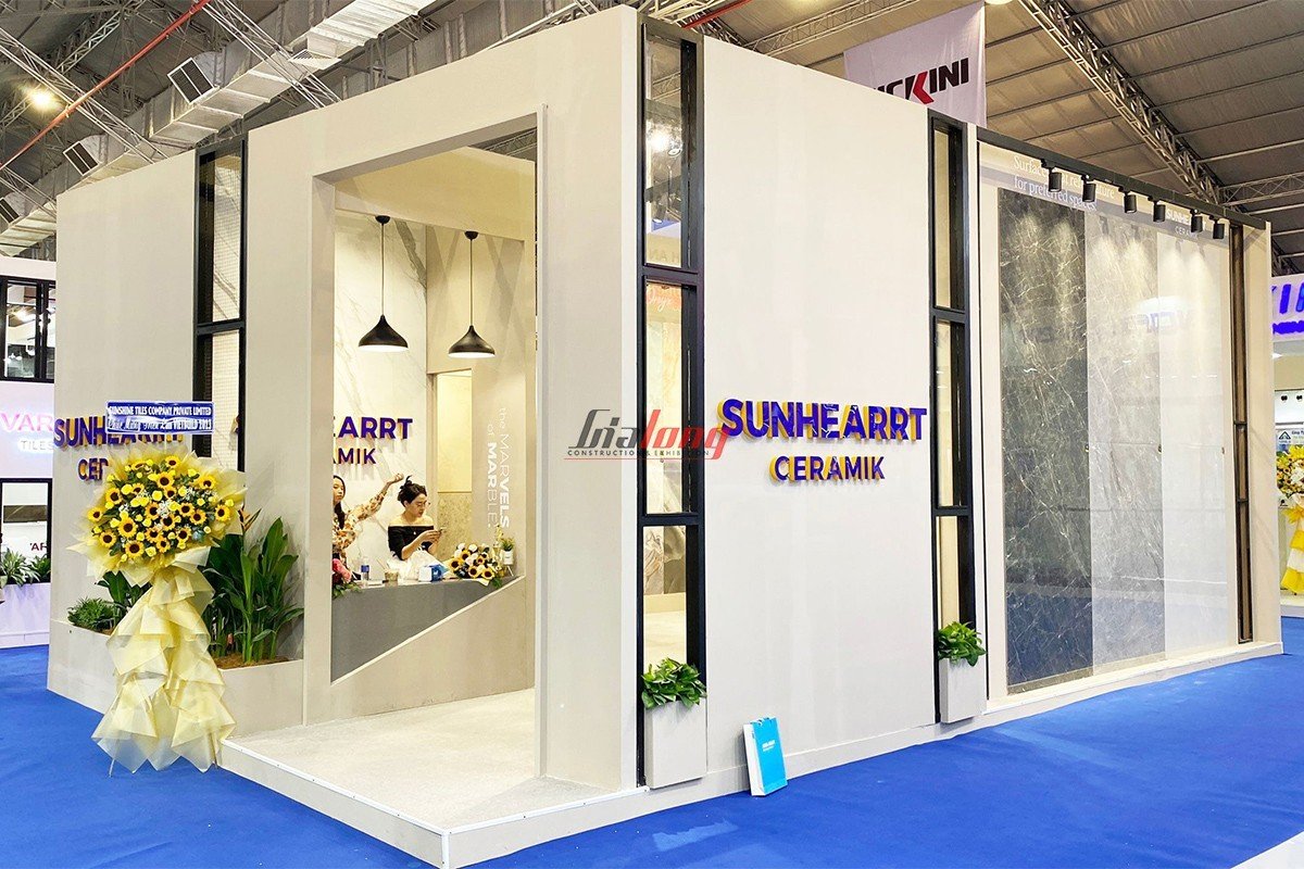 Gian hàng triển lãm của SUNHEARRT được thiết kế bởi Gia Long - SUNHEARRT 's exhibition booth designed by Gia Long