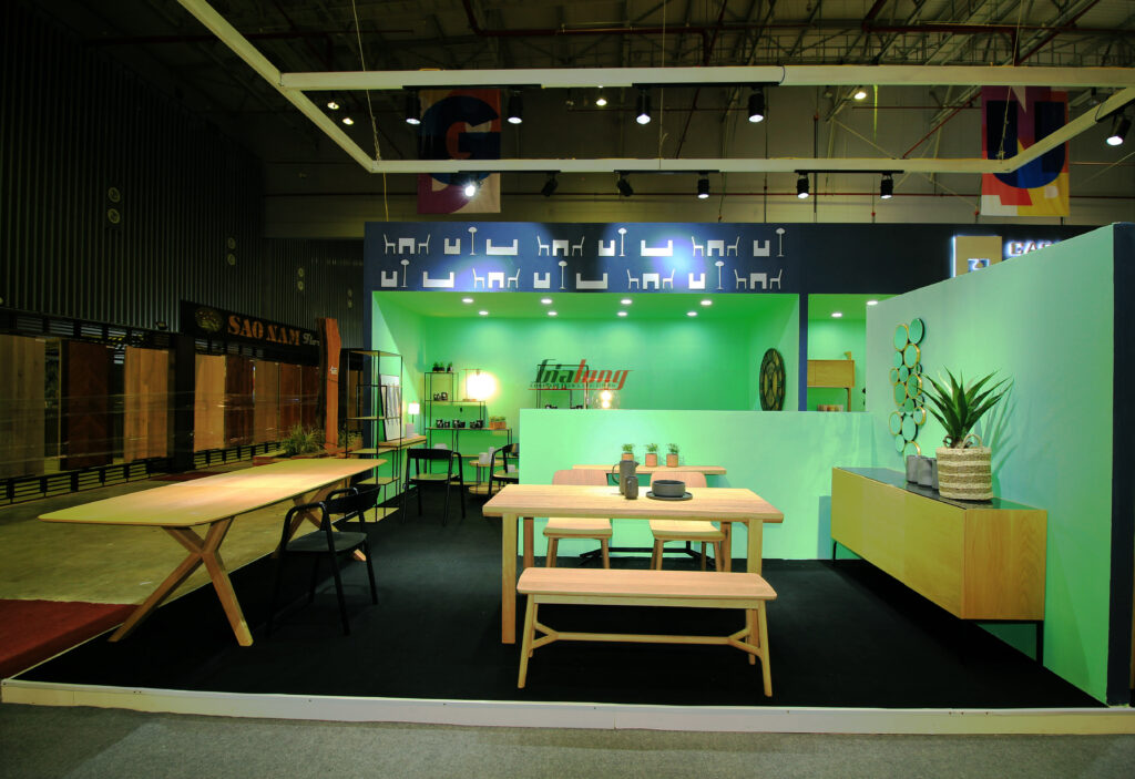 Design and construction of the booth was carried out by Gia Long