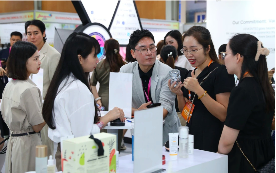 The atmosphere at trade shows in Hanoi attracts visitors